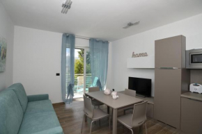 Ampio bilocale deluxe con piscina e box - Poggio Fiorito